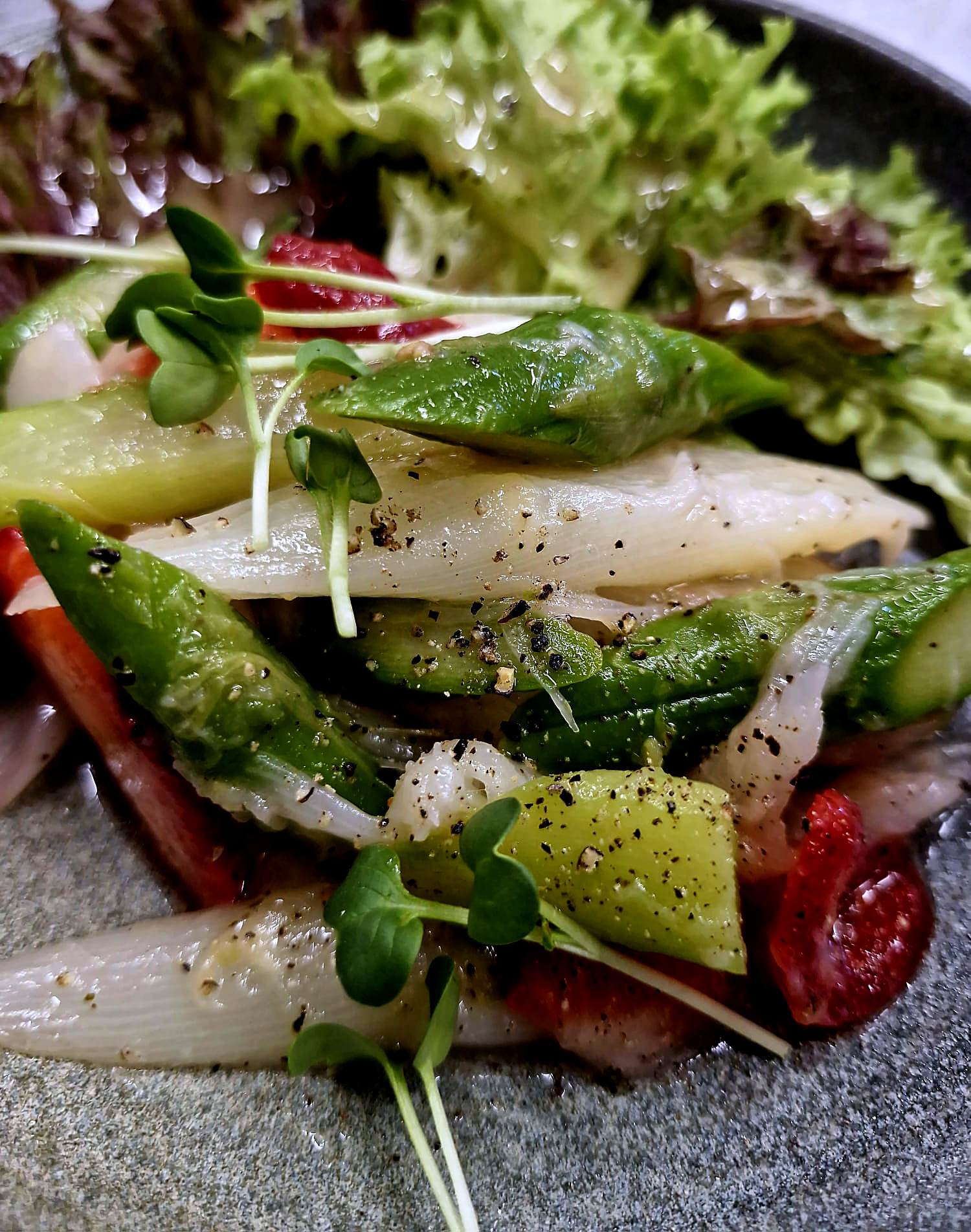 speisen_spargel-erdbeer-salat