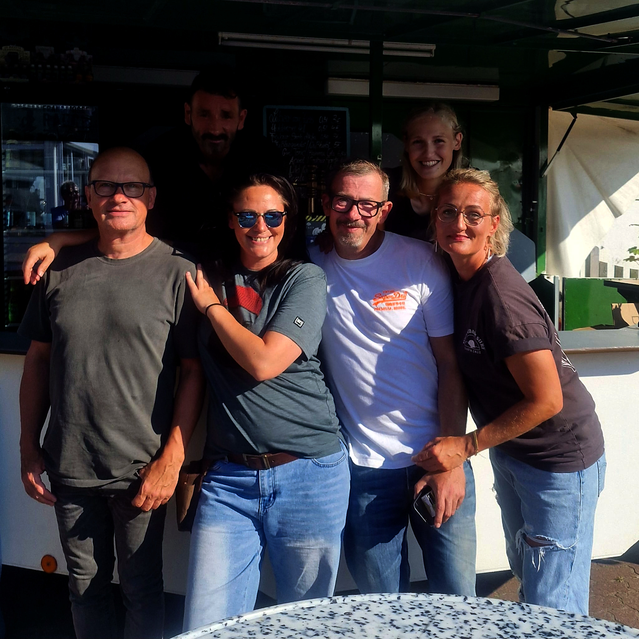 team_gruppenfoto-aussen